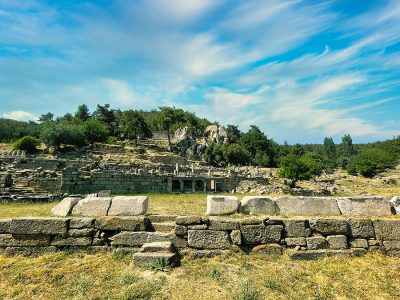 Panoramic view of the Thimlich Ohinga archaeological site in Kenya, showcasing the extensive stone walls and circular enclosures.